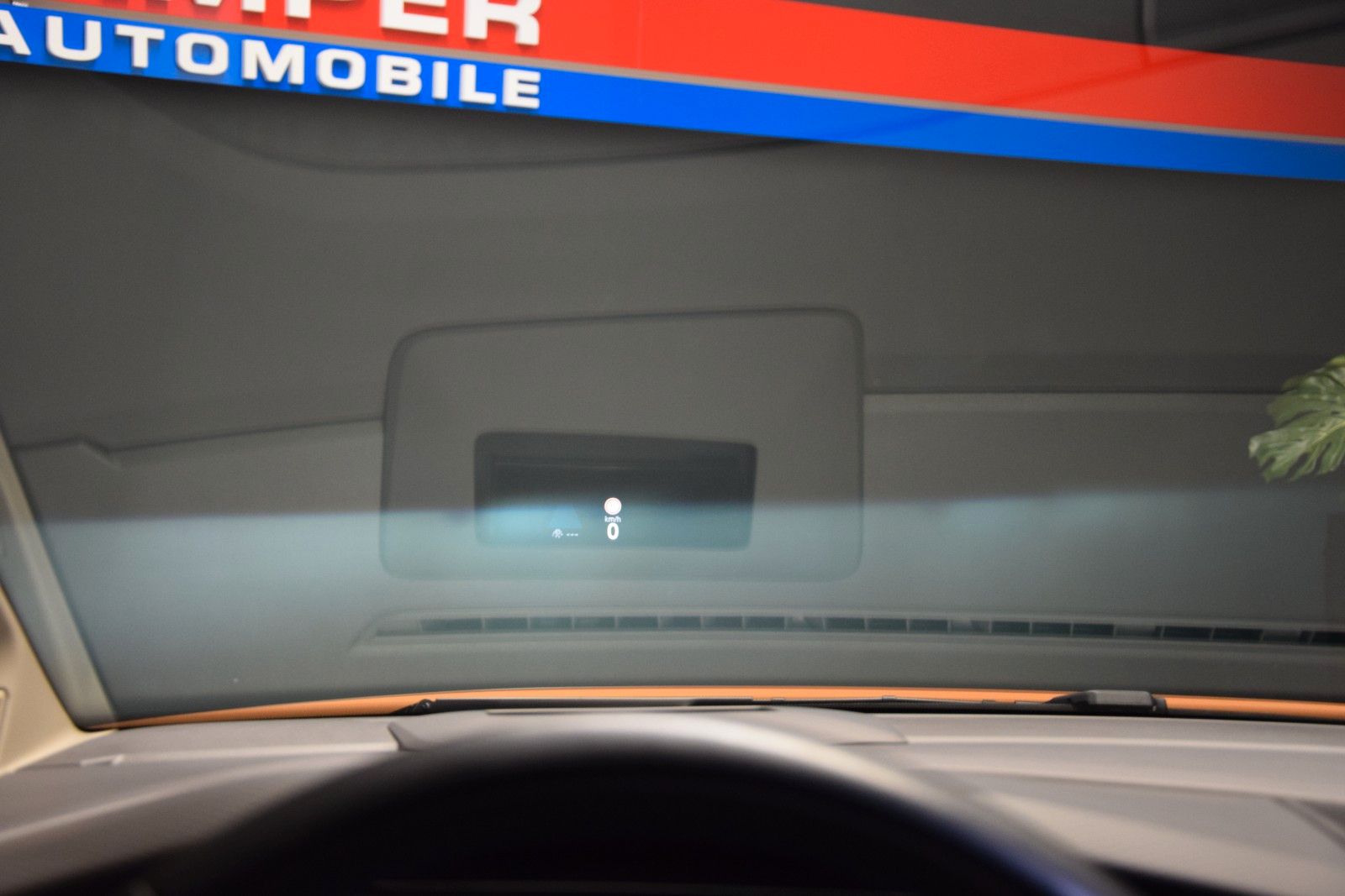 Fahrzeugabbildung Volkswagen T7 Multivan Style Pano HuD AHK vis-avis STHZ H&k