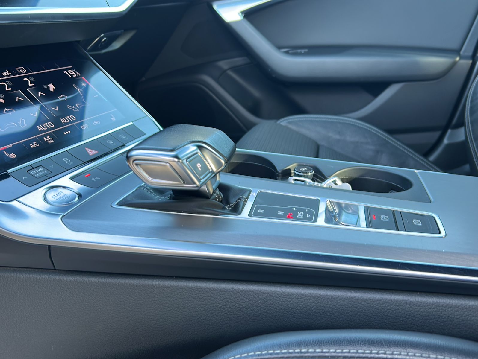 Fahrzeugabbildung Audi A6 Avant 50 TDI quattro S-Line / Sport