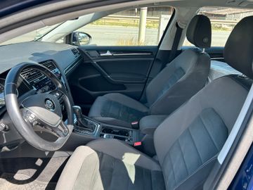 Volkswagen Golf - 8