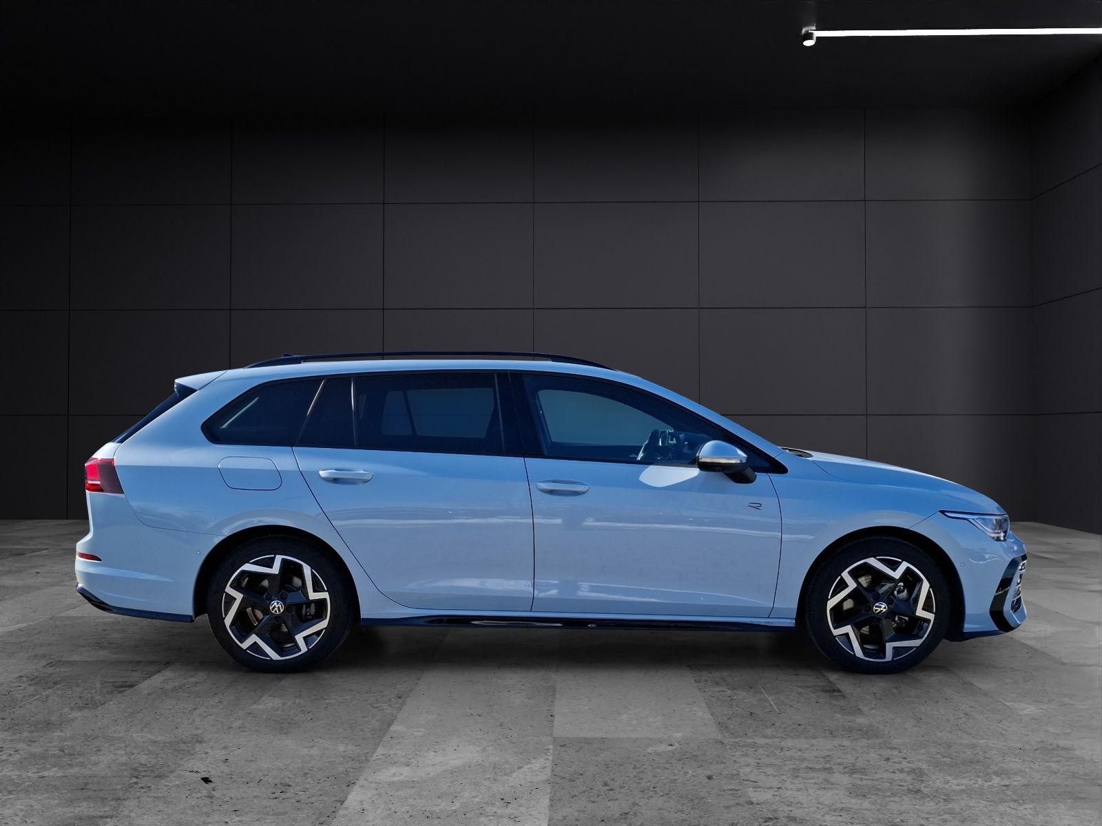 Fahrzeugabbildung Volkswagen Golf VIII Variant eTSI R-Line DSG LED AHK Navi H