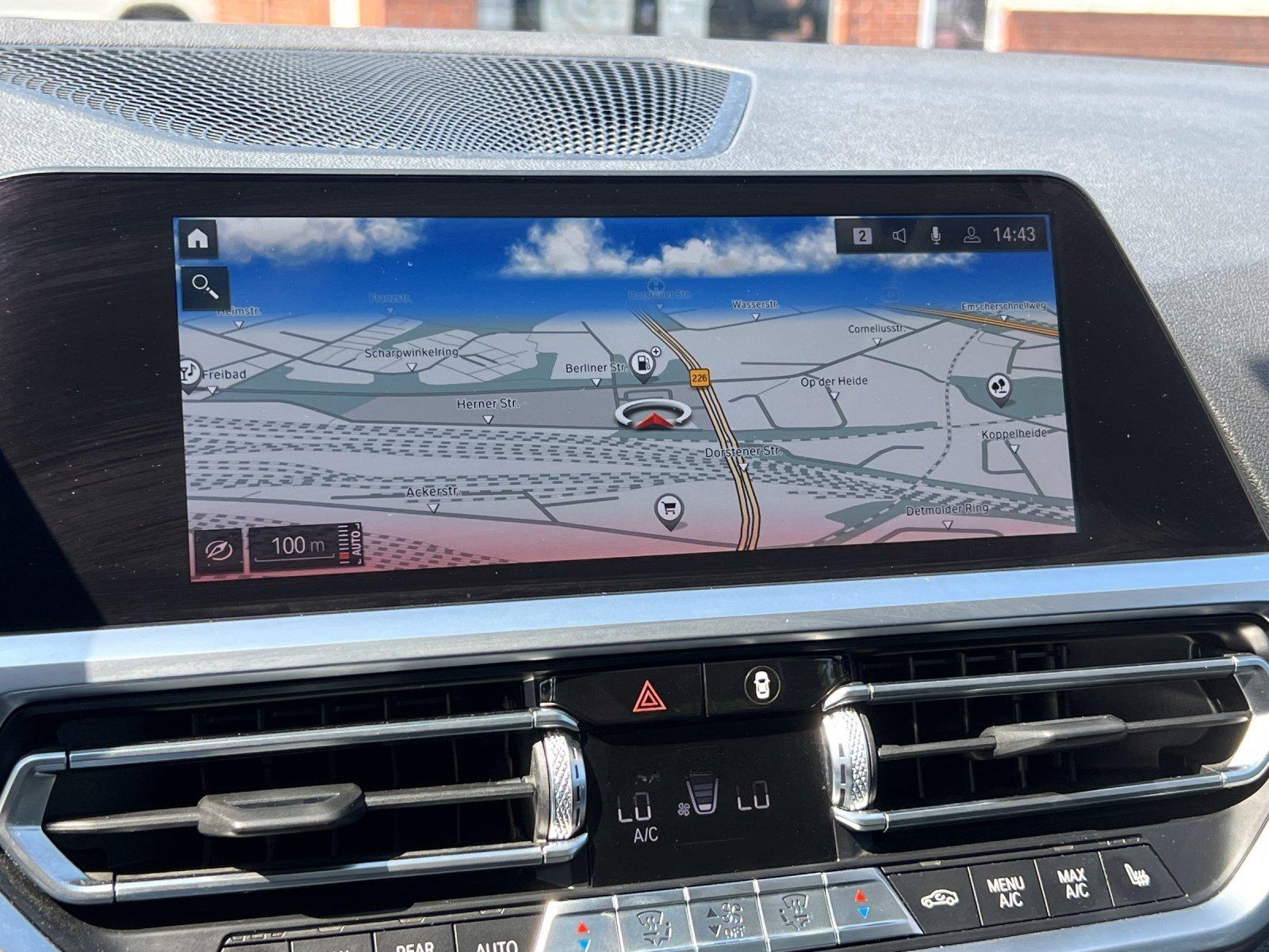 BMW 3er - 330 i Sport Line*Headup*Schiebedach