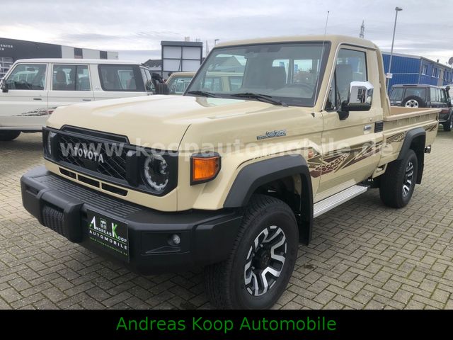 Toyota Land Cruiser GDJ 79SC 2,8-Diesel Aut. SDLX STOCK