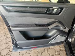 PORSCHE Cayenne Coupe Turbo GT PORSCHE Cayenne Coupe Turbo GT