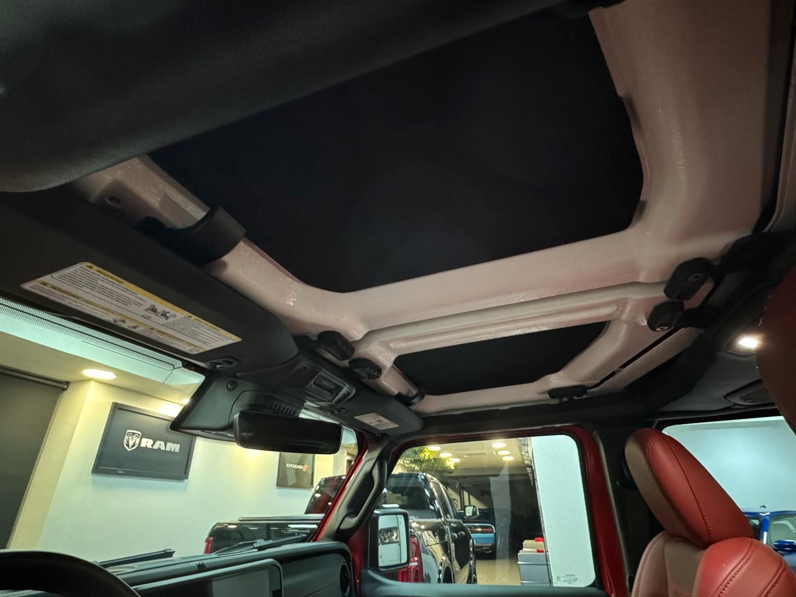 Fahrzeugabbildung Jeep RUBICON 392-6.4L HEMI V8-RECON 35"-STEEL BUMPER