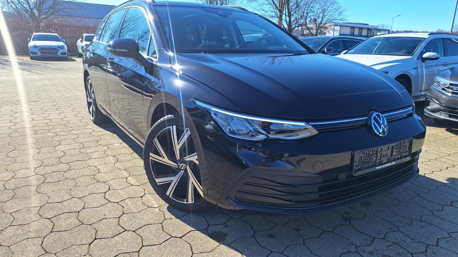 Volkswagen Golf 1.5 TSI OPF 110kW  Variant/PANO/STNDHZ/VIRT