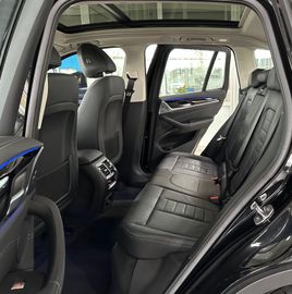 Fahrzeugabbildung BMW X3 xD25d Luxury Line Alarm HUD Panorama Komfort
