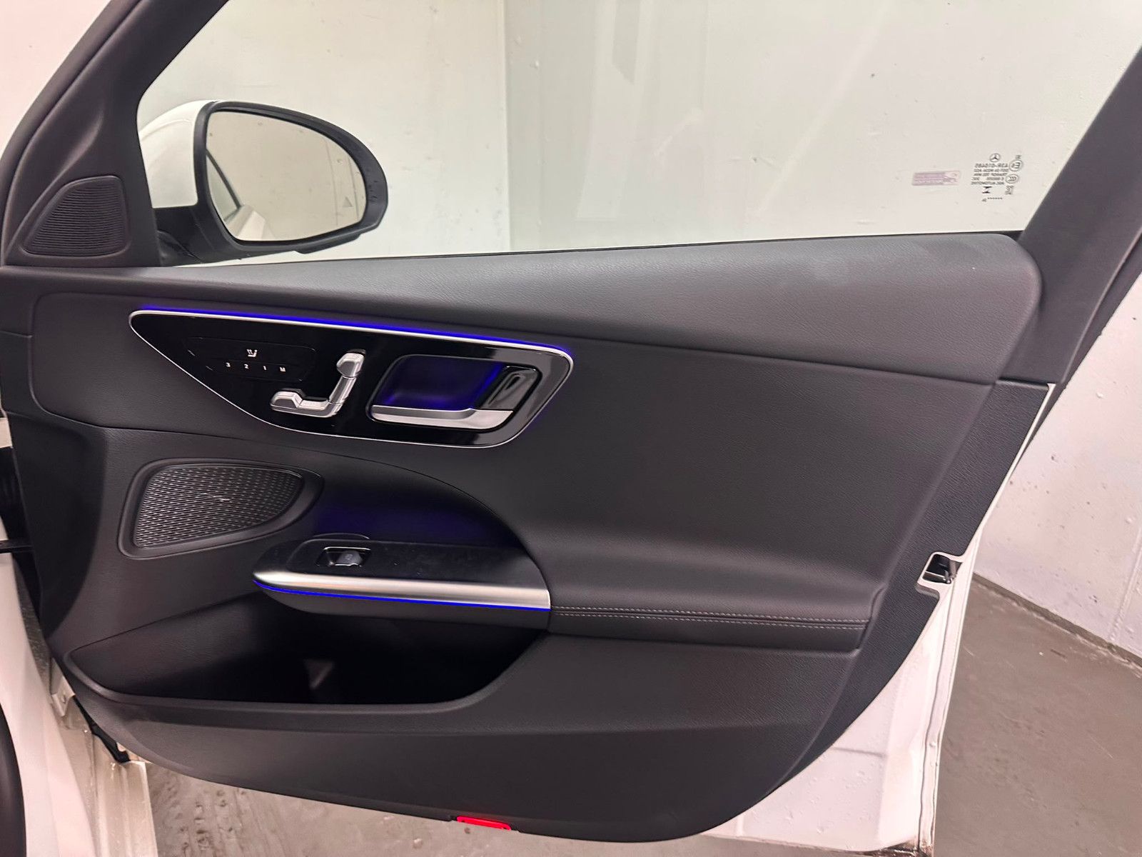 Fahrzeugabbildung Mercedes-Benz C 220 d T Autom. *AVANTGARDE*360°*KEYLESSGO*
