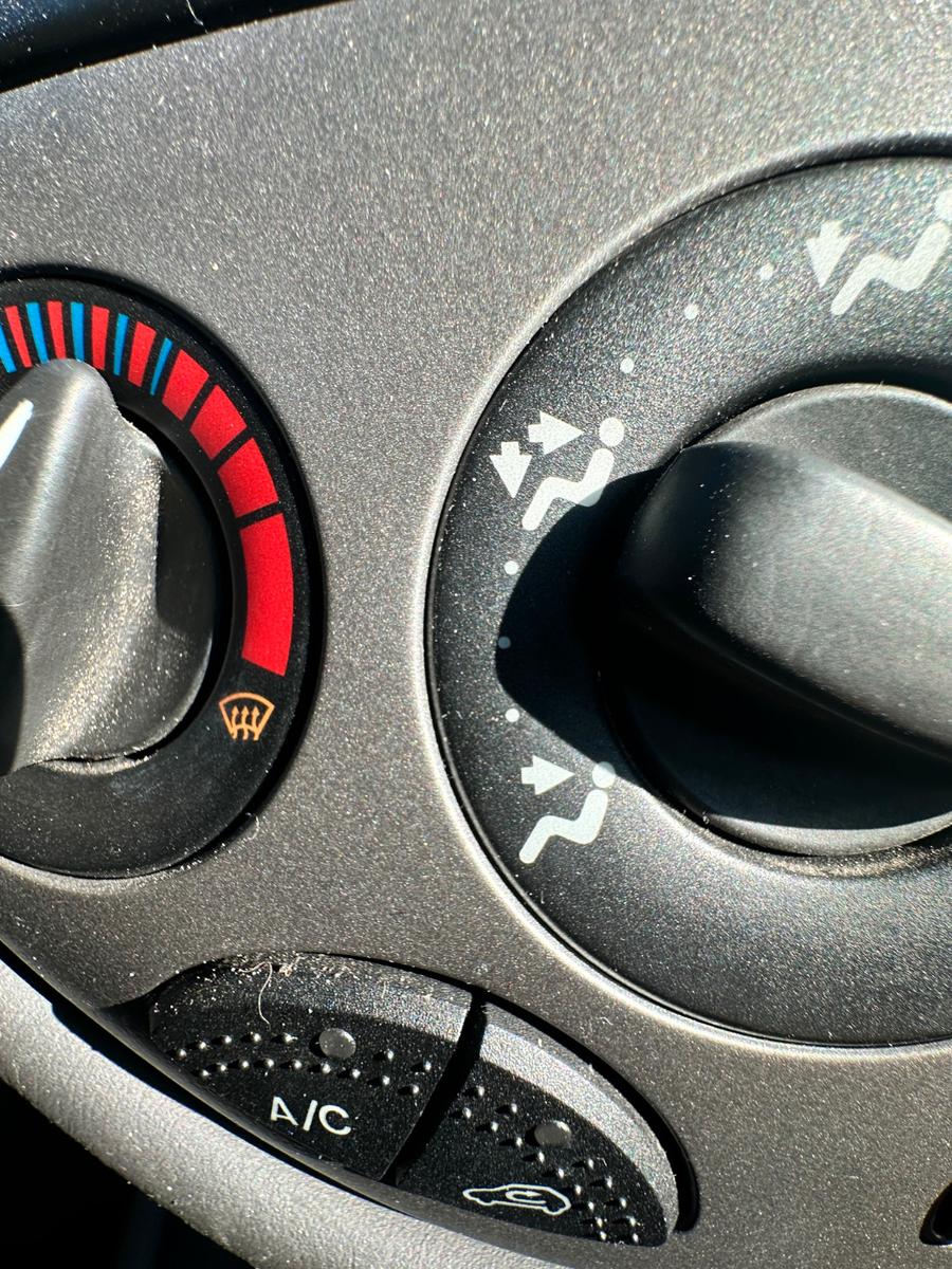 Ford Focus 2004 — photo 9