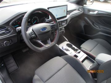 Ford Focus Turnier ST-Line 5j Garantie + Winterpaket