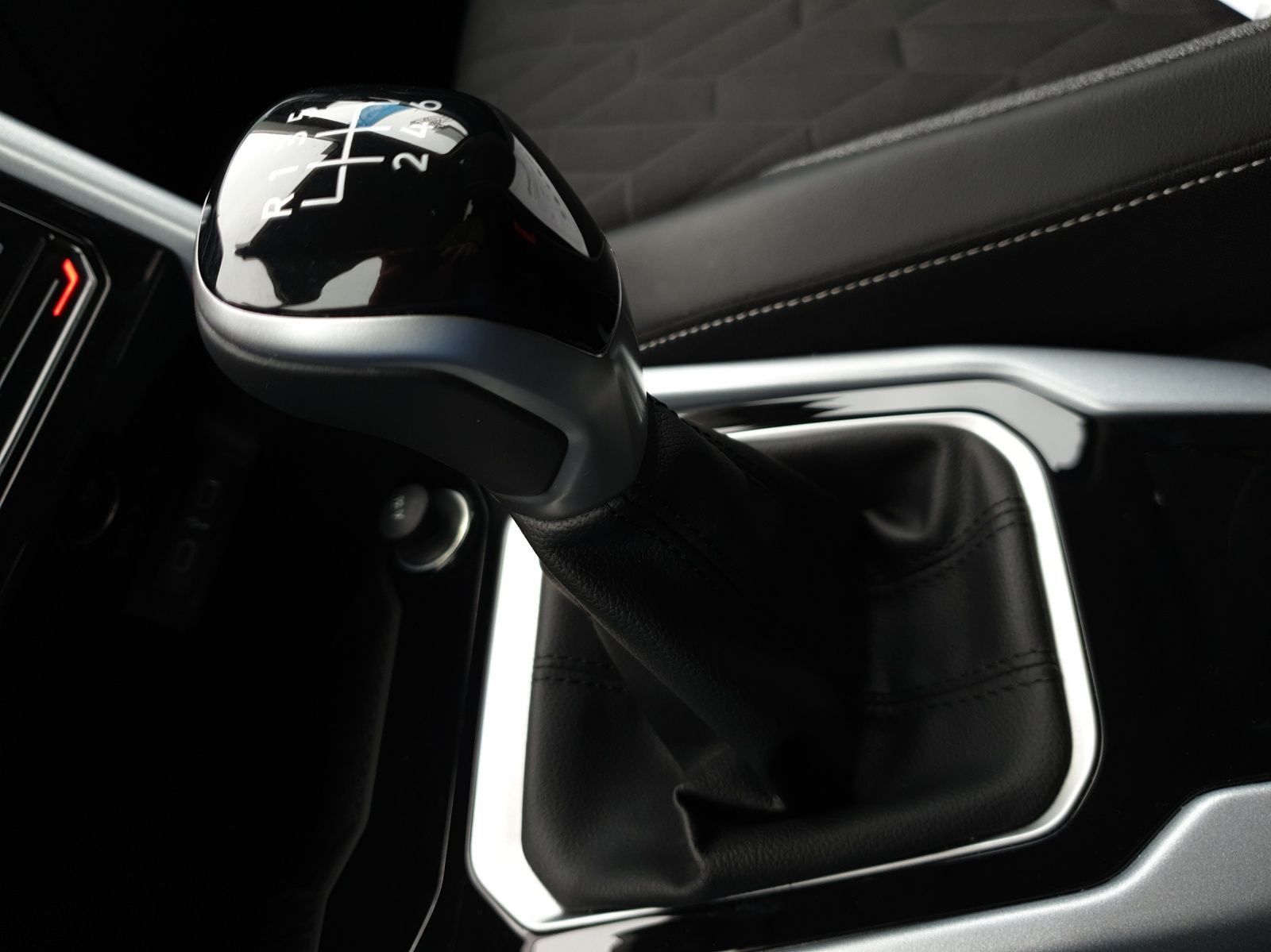 Volkswagen T-Roc - Bild 12
