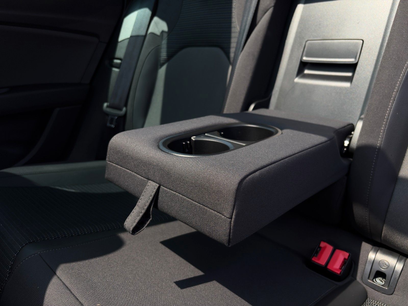 Fahrzeugabbildung SEAT Leon ST 1.5 TSI DSG Xcellence CarPlay PANO CAM