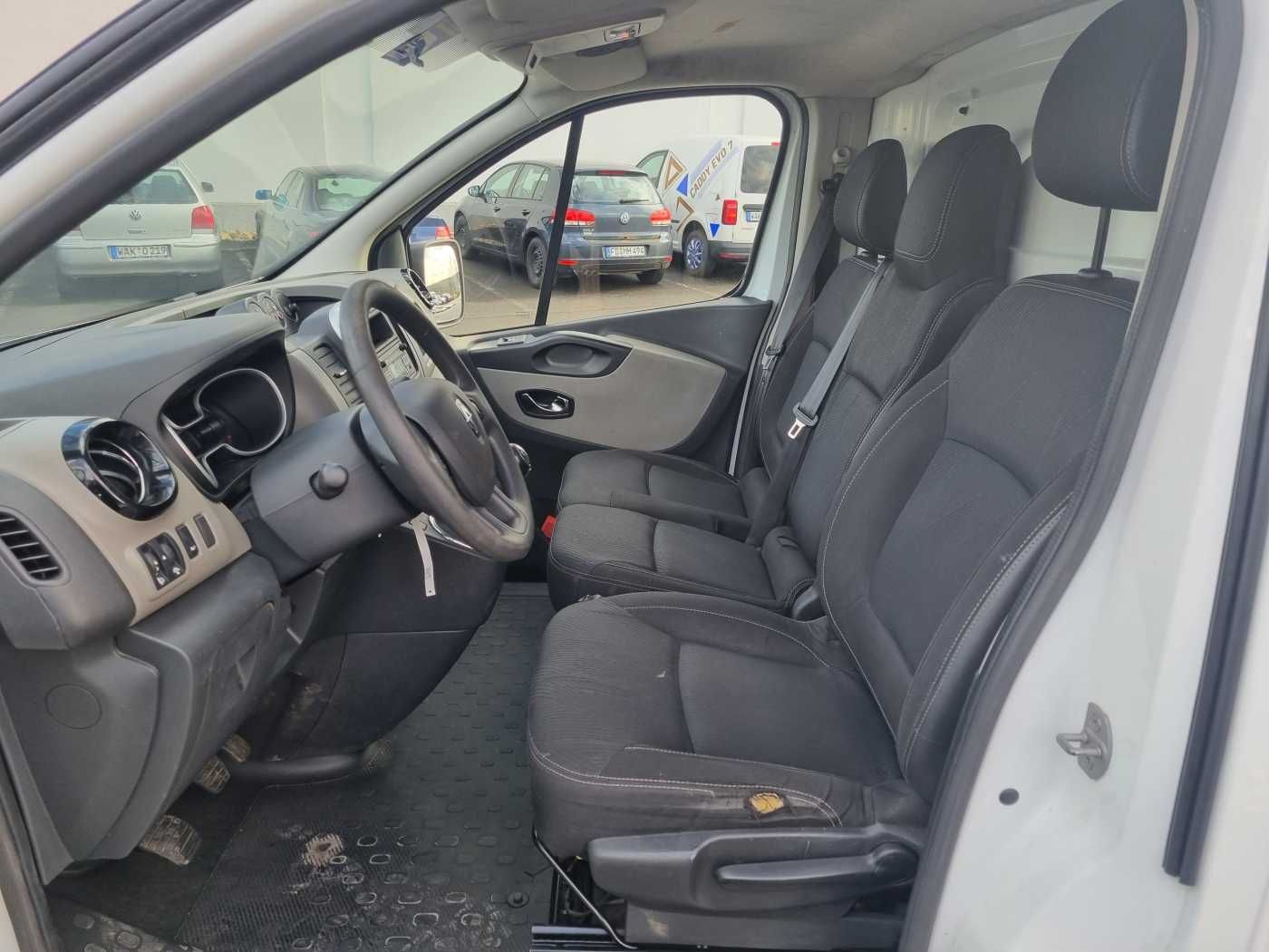 Fahrzeugabbildung Renault Trafic dCi 120 L1H1 / France Elavateur 10,6m