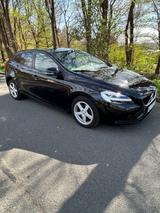 Volvo V40 T2 Momentum  *KAMERA*SHZ*NAVI*TEMPOMAT* - Volvo Gebrauchtwagen in Salzgitter