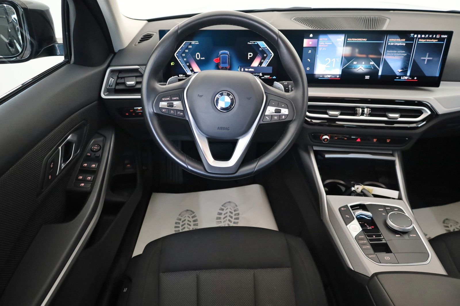 Fahrzeugabbildung BMW 320dA xDrive Touring Navi,LED,SH,PDC,Widescreen
