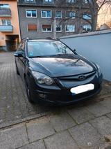 Hyundai i30 CW 1.6 CRDI Leder Carplay AHK - Hyundai i30 aus 2010 mit Diesel-Antrieb