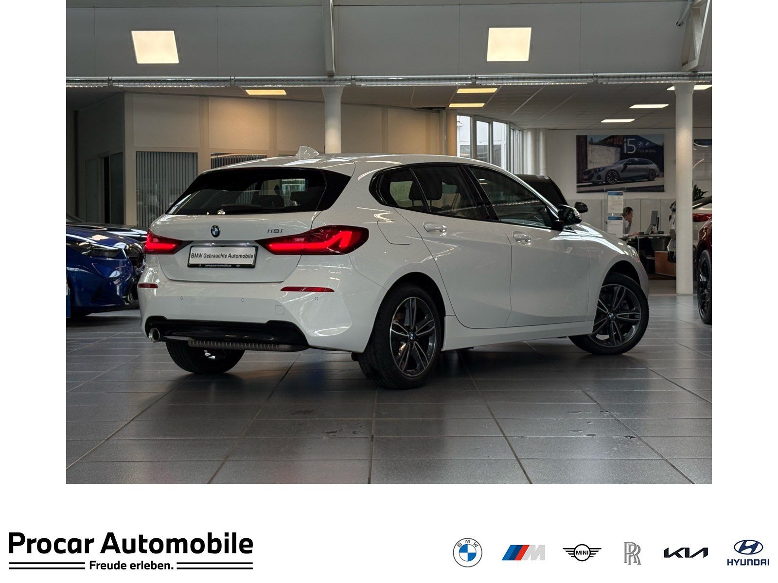 BMW 118i Sport Line LED Apple CarPlay PDC Shz 17" LM