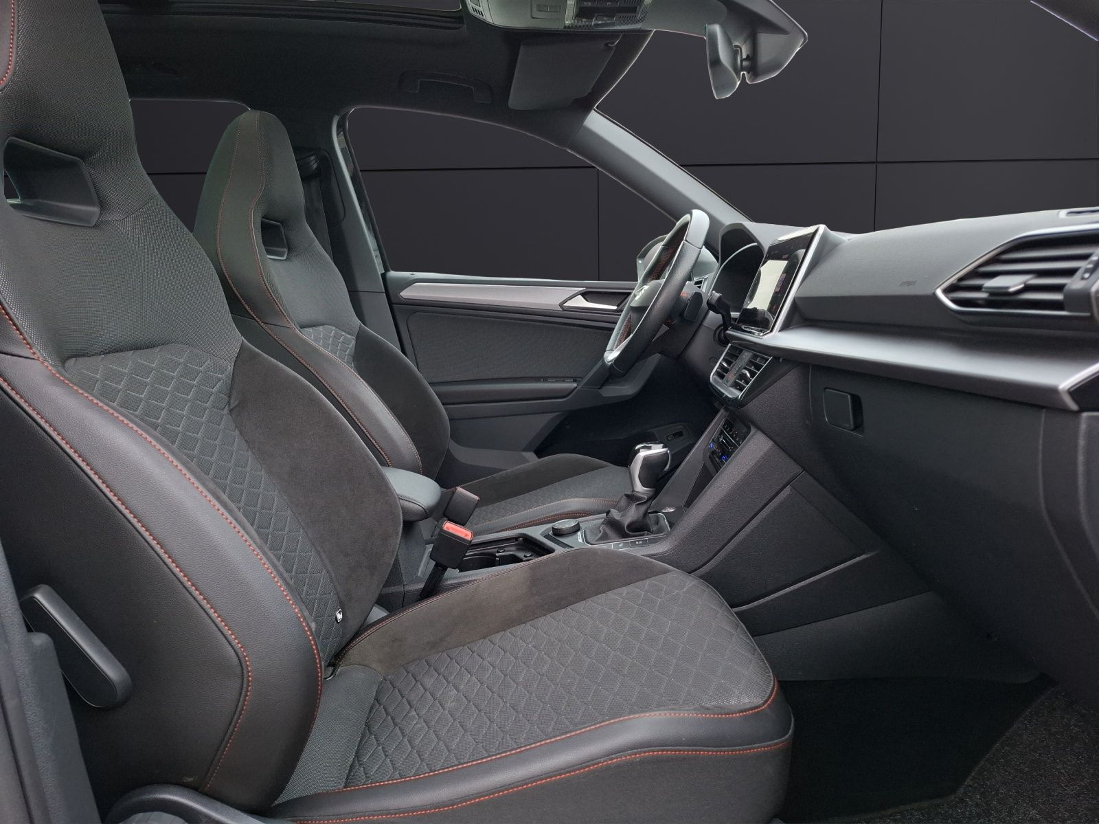 Fahrzeugabbildung SEAT Tarraco TSI FR DSG 4Drive LED AHK Navi AID Pano