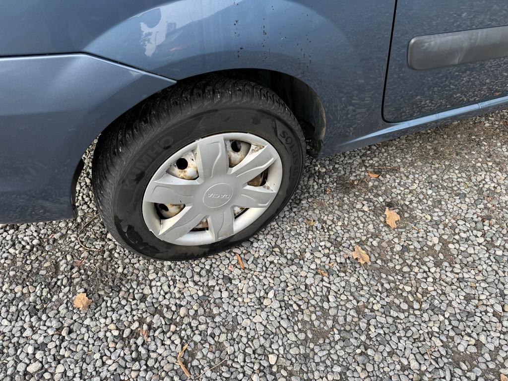Dacia Logan 2011 — photo 15