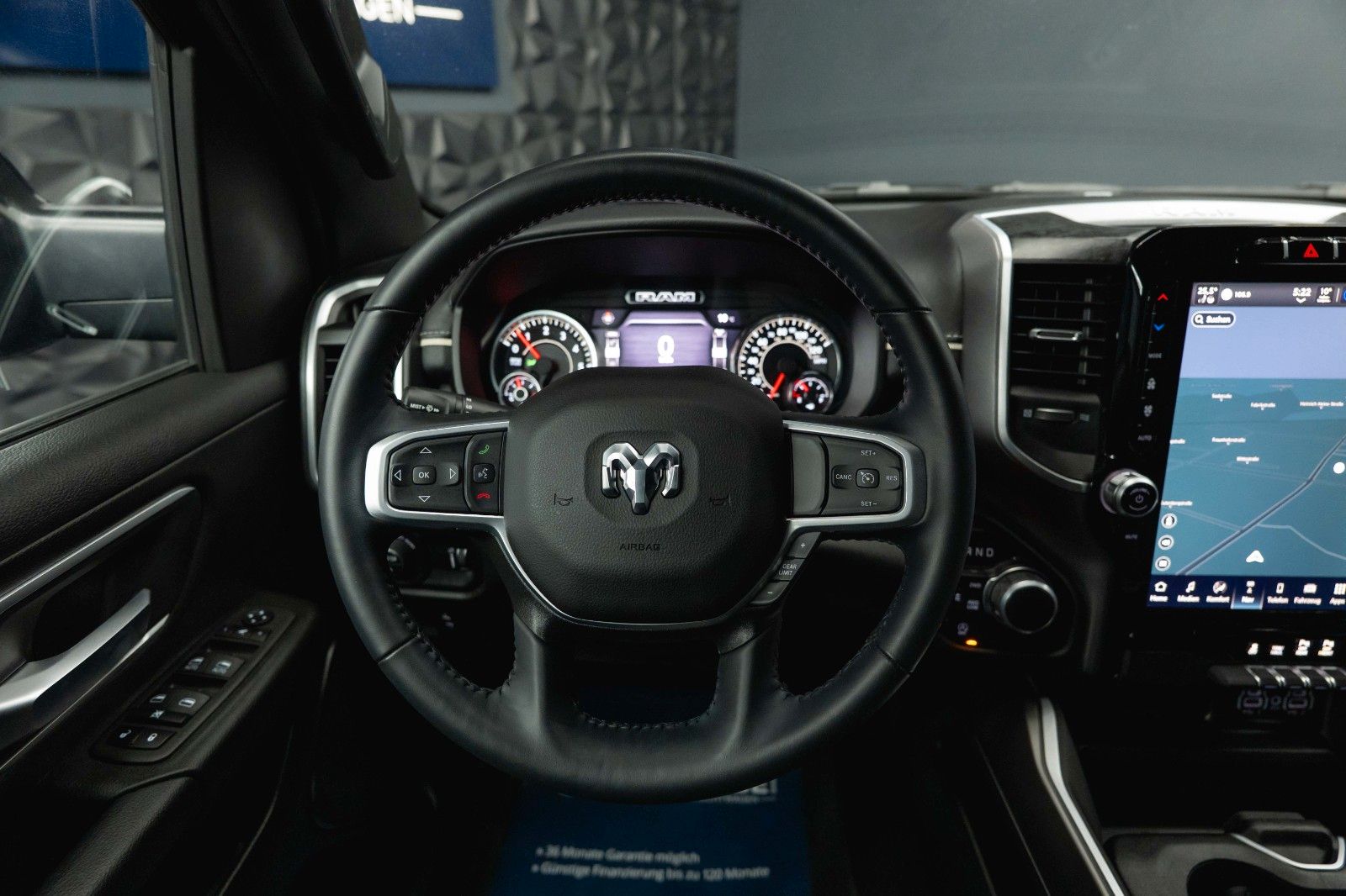 Fahrzeugabbildung Dodge RAM 5.7 V8 HEMI 4x4 LIMITED Style Night-Edition