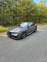 Alfa Romeo Giulia Quadrifoglio - Alfa Romeo Giulia: Quadrifoglio
