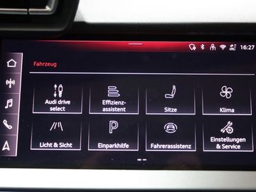 Fahrzeugverkauf 19 Audi A3 Sportback 35 TFSI S line Matrix Sonos Pano