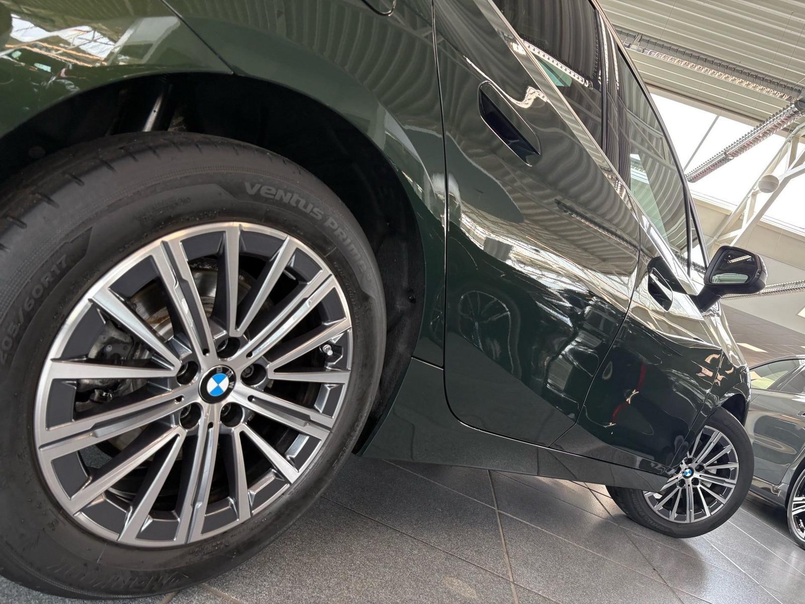 BMW 218d Active Tourer Luxury Line PA RFK Pano 17"