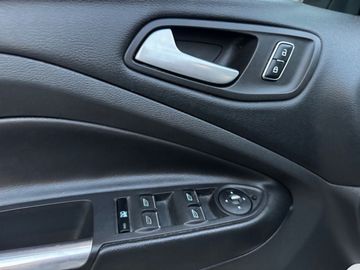 Ford Kuga - 12