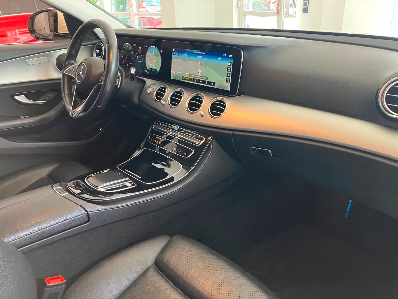Mercedes-Benz E 220 d T 9G TAXI MBUX Navi Plus Kamera