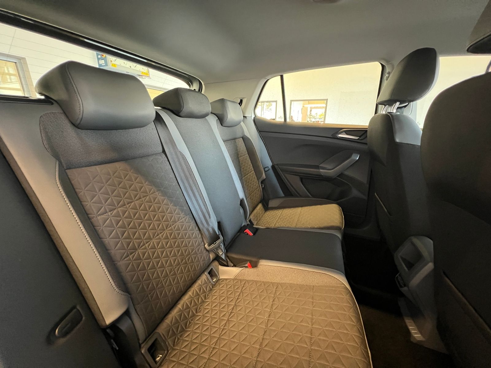 Fahrzeugabbildung Volkswagen T-Cross Style 1.0 TSI *LED, Navi, ACC, Sitzhzg.,