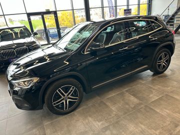 Mercedes-Benz GLA 220 d 4Matic *LED*AHK*Keyless*