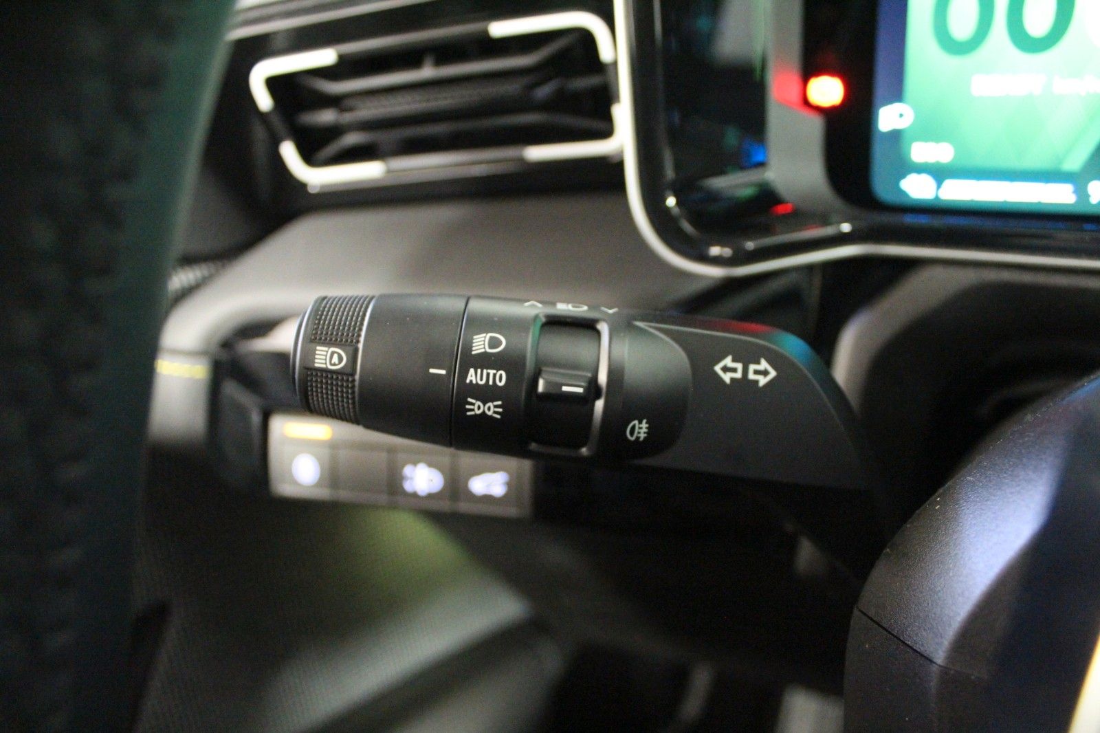 Fahrzeugabbildung Renault R 4 150 Comfort Range Iconic *Vollausstattung*