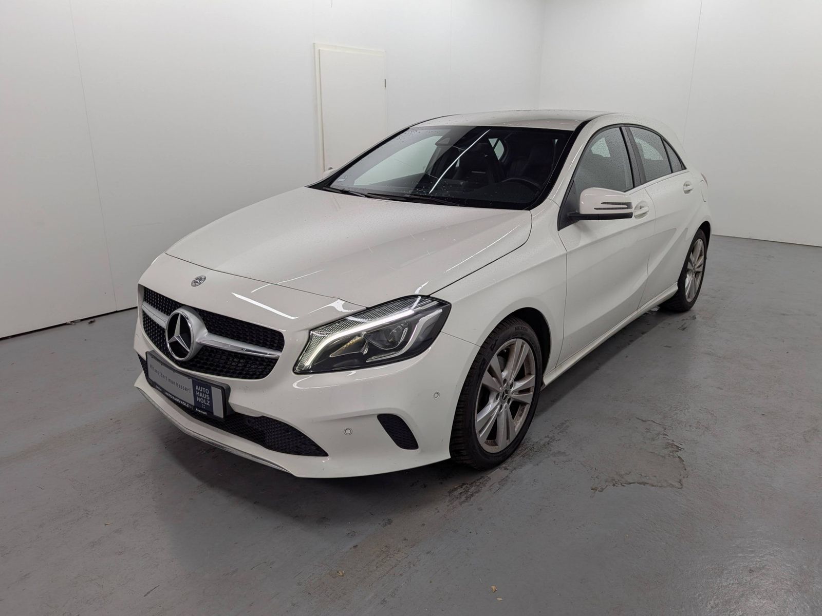 MERCEDES-BENZ A 180 1.6 Urban Navi LED Klima SHZ