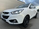 Hyundai ix35 Premium 4WD/ StandHeizung/SHZ/NAVI/PANO - Hyundai ix35 Premium mit Benzin-Antrieb