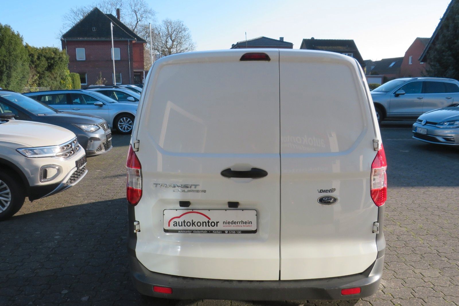 Fahrzeugabbildung Ford Transit Courier KASTEN KLIMA FLÜGEL 1.HD