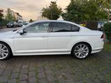 Volkswagen Passat 2.0 TDI SCR DSG R-LINE 4MOTION - Volkswagen Passat: R Line