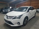 Toyota Avensis Combi 2,2-l-D-4D Automatik Comfort - Toyota Avensis: D4d