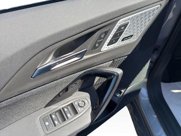 2025 BMW IX2 照片 10