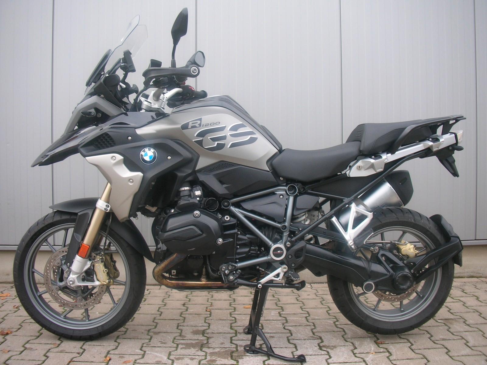 BMW R1200GS SCHECKHEFT GEPFLEGT