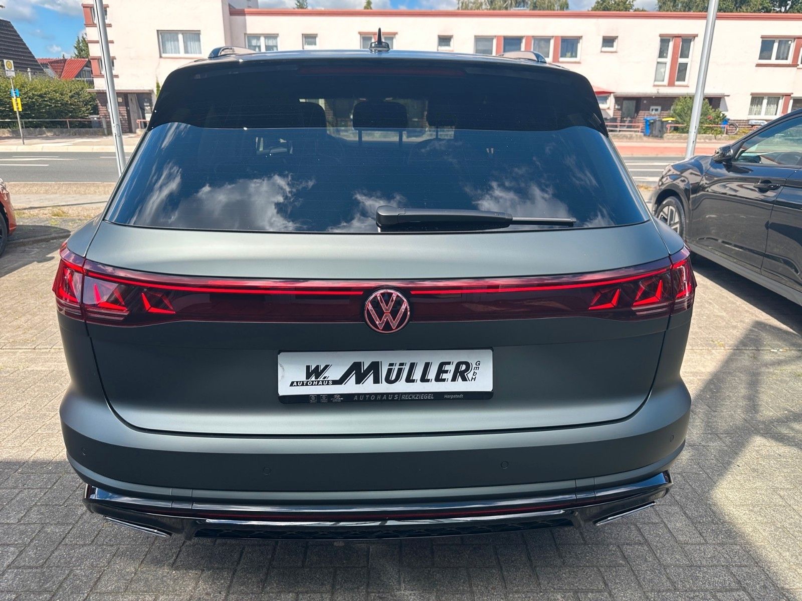 Fahrzeugabbildung Volkswagen Touareg 3.0 TDI  4Motion R-Line Pano ACC Nachtsi
