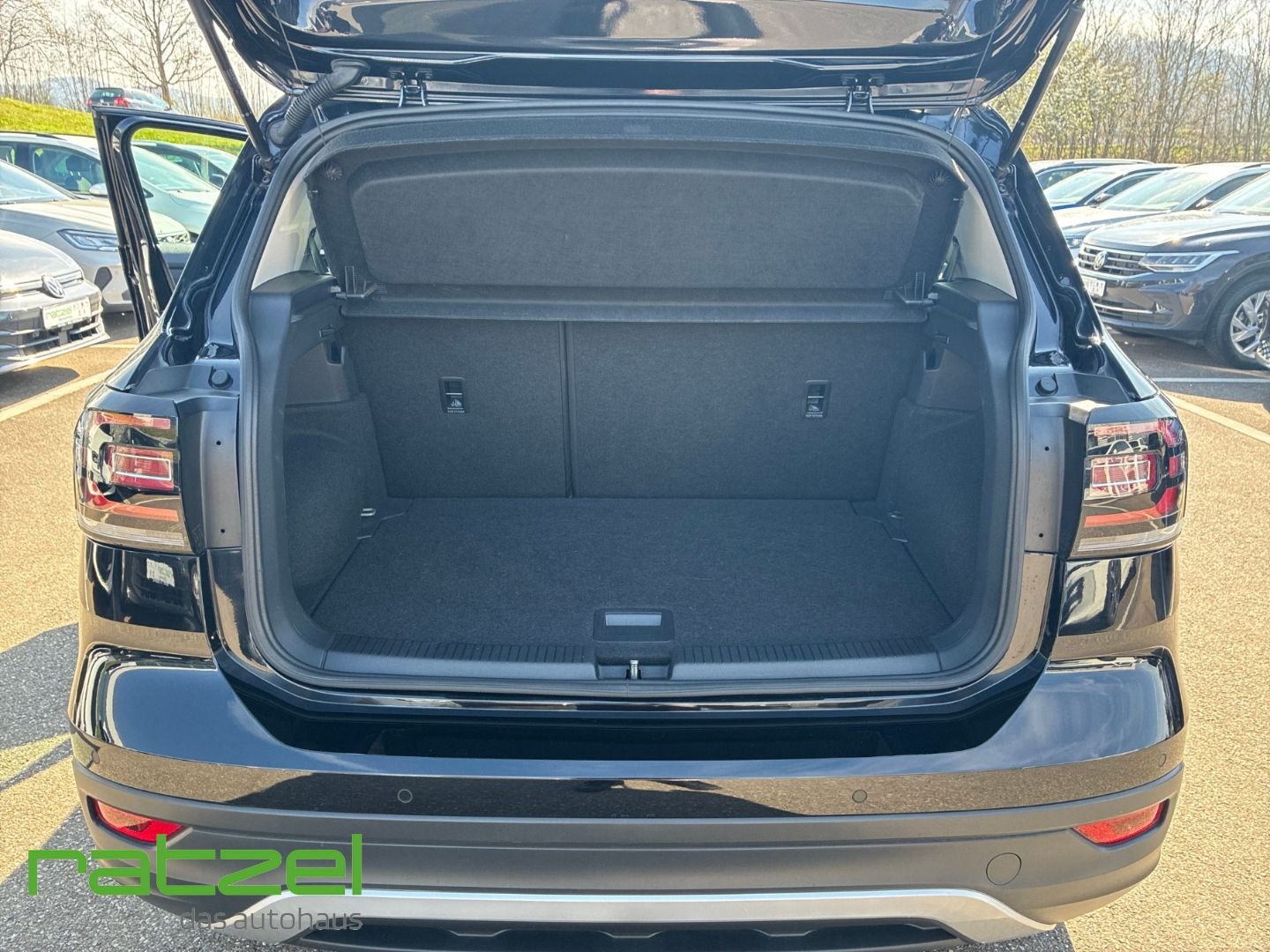 Fahrzeugabbildung Volkswagen T-Cross Style 1.0 TSI DSG Digitales Cockpit LED
