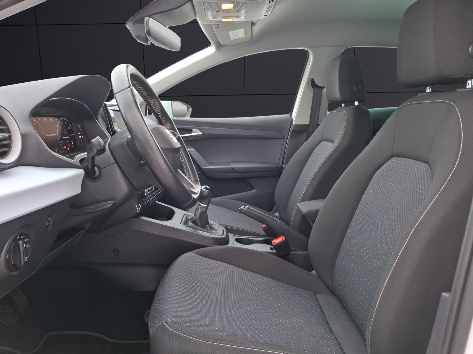 Fahrzeugabbildung SEAT Ibiza TSI Style LED AID GRA RFK SH LM