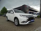 Mitsubishi Outlander 2.4 PHEV Top 4WD *LEDER*SCHIEBED.*AHK* - Mitsubishi Outlander in Augsburg