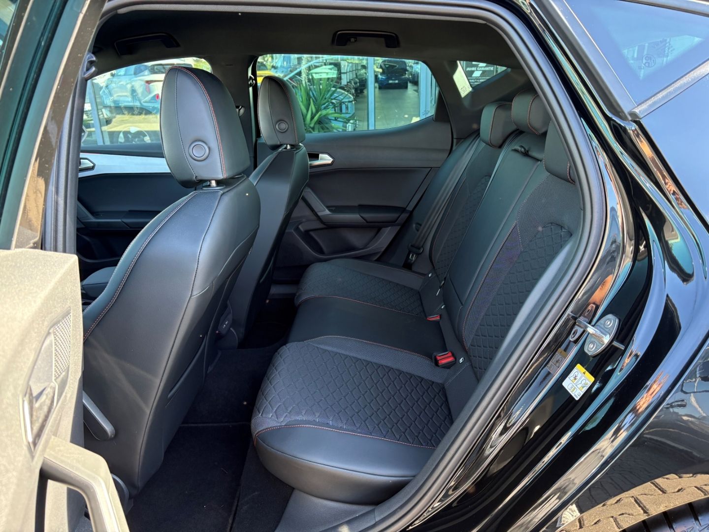 Fahrzeugabbildung SEAT Leon 1.5 FR Black Edition SpurhalteASS Kamera PD