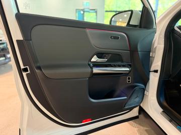 2021 Mercedes-BENZ EQA — миниатюра 19
