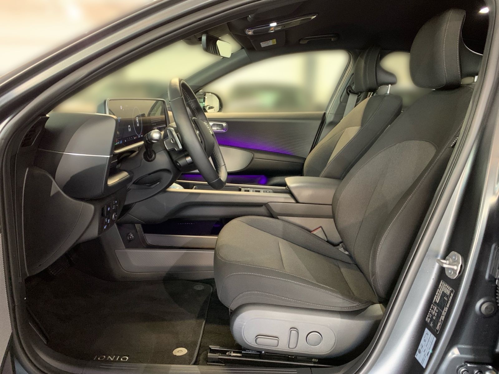 Fahrzeugabbildung Hyundai IONIQ 6 Techniq Elektro 4WD 77,4 kWh