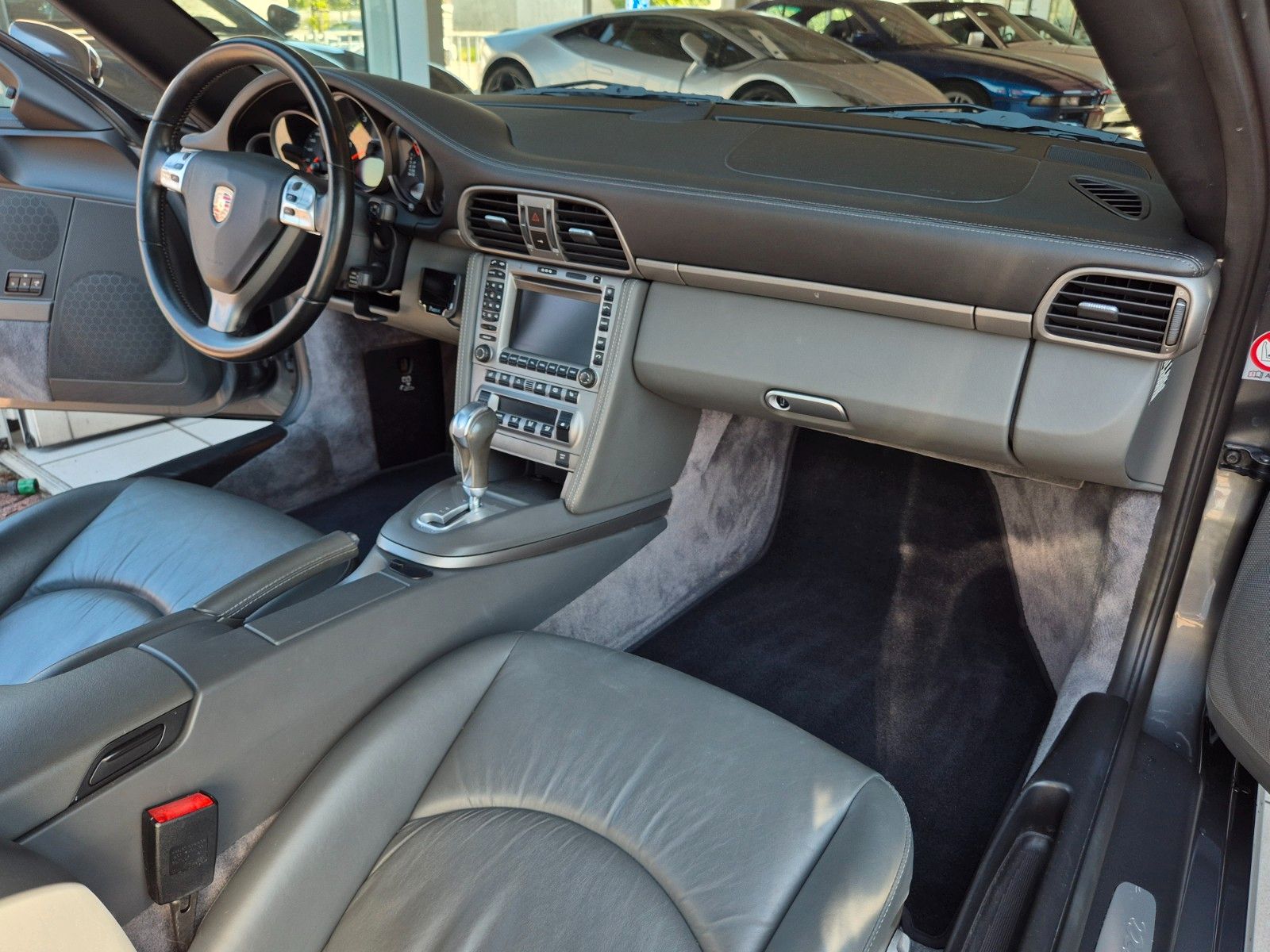 Fahrzeugabbildung Porsche 997 Carrera/Dt./Historie/Meteor Grau/Top