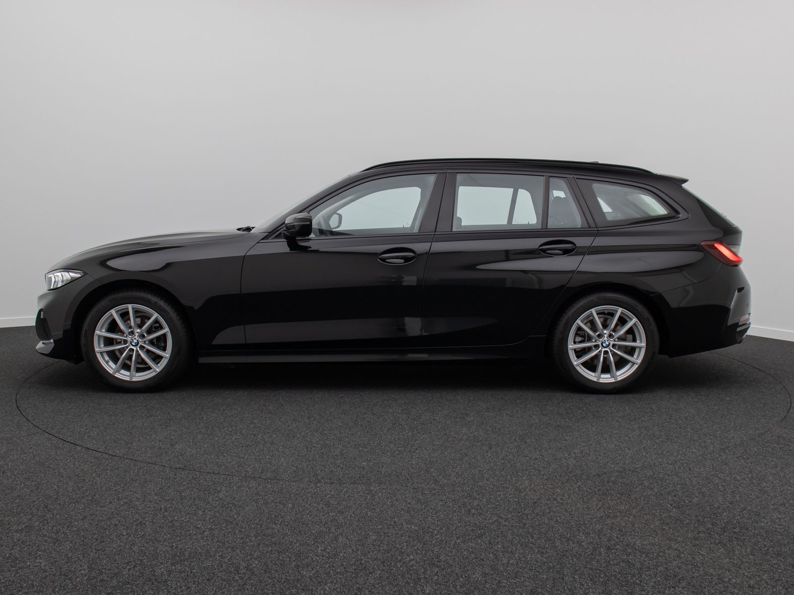 Fahrzeugabbildung BMW 318i GeschwindigReg DAB PDC Cockpit+ Widscreen