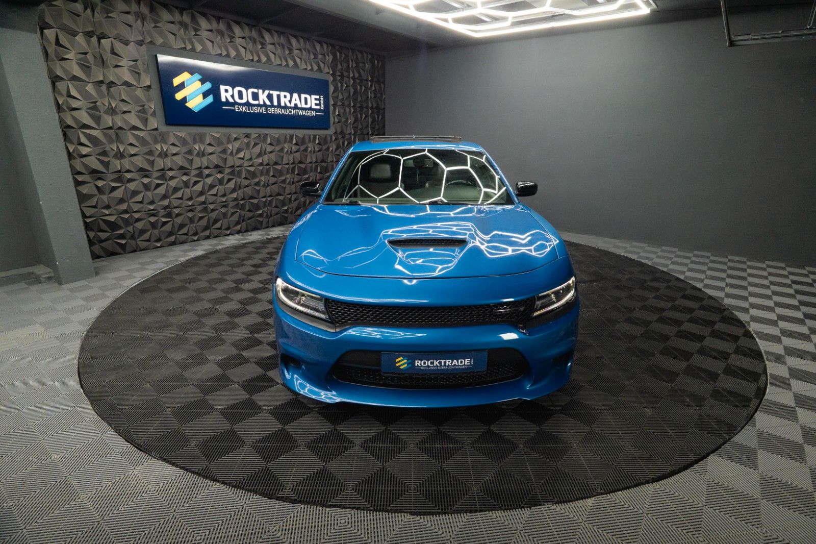 Fahrzeugabbildung Dodge Charger 5.7 V8 HEMI R/T Night-Paket Performance