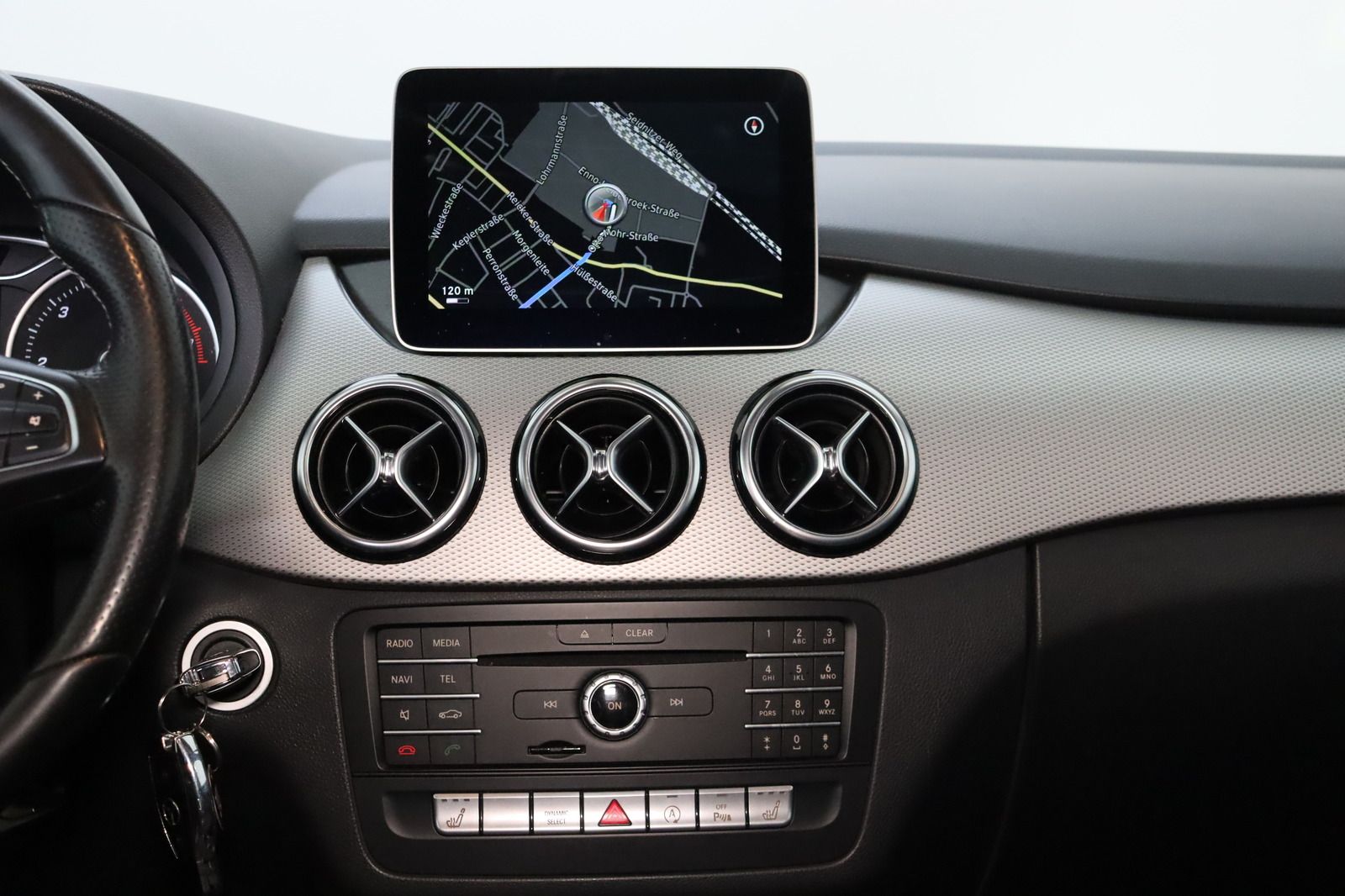 Fahrzeugabbildung Mercedes-Benz B 180 d * LED * Navigation