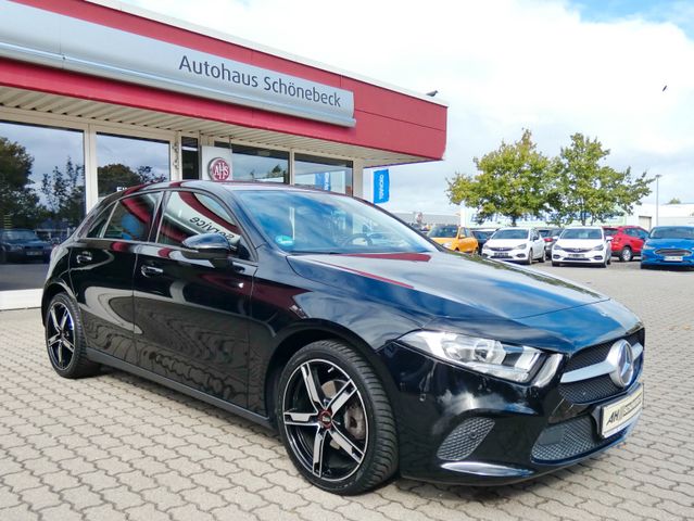 MERCEDES-BENZ A -Klasse A 180 d Navi SHZ ParklenkASS DCT
